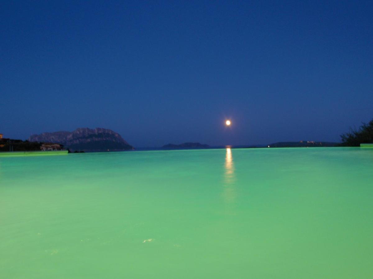 Villa And Pool Tavolara View Porto Istana Exteriör bild