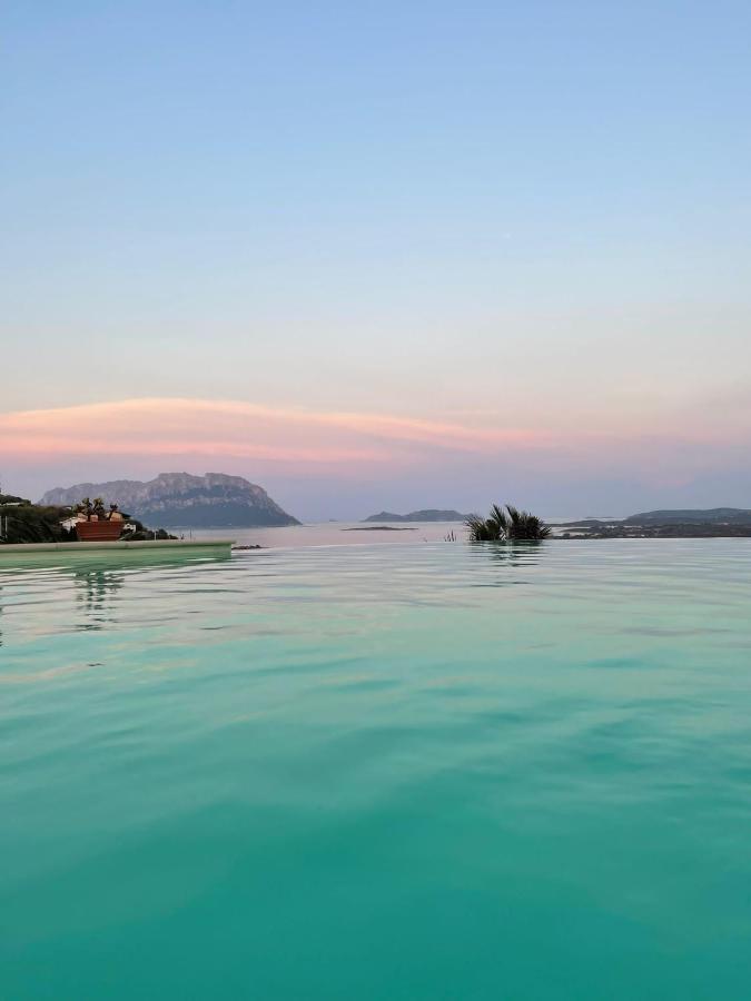 Villa And Pool Tavolara View Porto Istana Exteriör bild